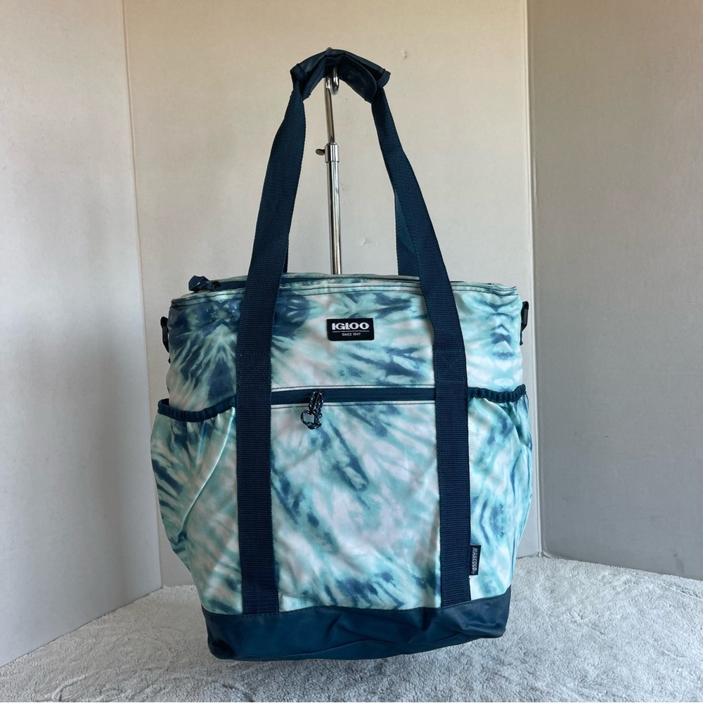 Igloo Tie-Dye Cooler Tote in Aqua and Navy Accent
